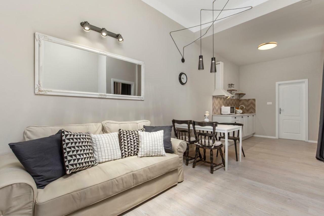 Apartments Carpathia Рийека Екстериор снимка